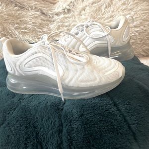 COPY - Nike Big Girls Size 4 Air Max 720